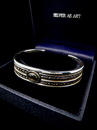 �u���b�N�X�^�[�T�t�@�C�A�o���O��