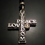 FREEDOM PEACE LOVE�N���X�E�l�b�N���XTypeA