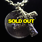 �R�C���E�N���X�Q�A�y���_���g