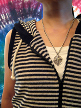 �R�C���E�N���X�Q�A�y���_���g 