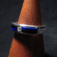 �I�j�L�X�E���s�X���Y���E�z���C�g�T�t�@�C�A