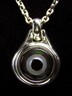 �ڋʃl�b�N���X