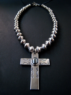 �r�[�Y�N���X�l�b�N���X