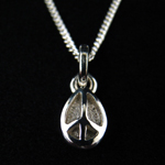 �e�B�A�h���b�v�s�[�X�}�[�N�y���_���g