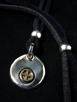 18�����f�B�X���z�C�[���y���_���g