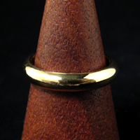 18K�C�G���[�S�[���h�E�����O