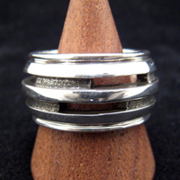 �{�[�_�[�E�����O