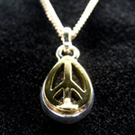 �e�B�A�h���b�vK18PEACE�}�[�N�l�b�N���X