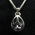 �e�B�A�h���b�v�V���o�[PEACE�}�[�N�l�b�N���X