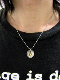 18���`���[���E�V���o�[�R�C��2�A�l�b�N���X�i�s�[�X�}�[�N�j