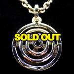 �T�[�N���E�y���_���g�i�X���[�L�[�E�N�I�[�c�j