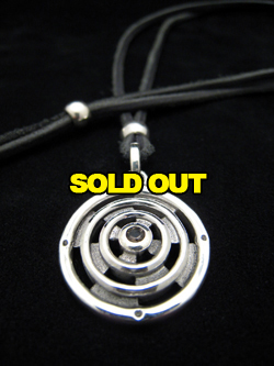 サークル・ペンダント (皮ひもタイプ)