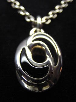 対極ペンダント(オニキス×ヘマタイト)