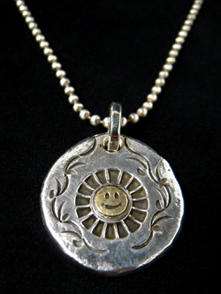 SMILE SUN���^���l�b�N���X