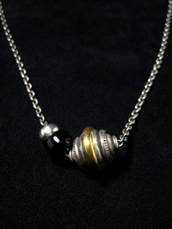 3�r�[�Y�l�b�N���X