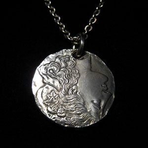 �C�[�O���E�^�[�R�C�Y�l�b�N���X