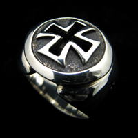 �A�C�A���N���X�����O