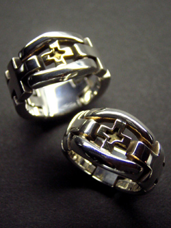 K18クロス・リング