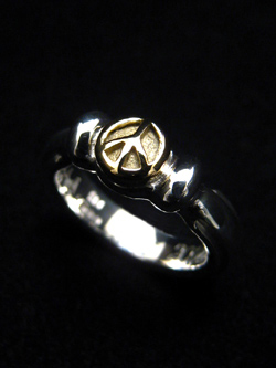 �s�[�X�E�����O