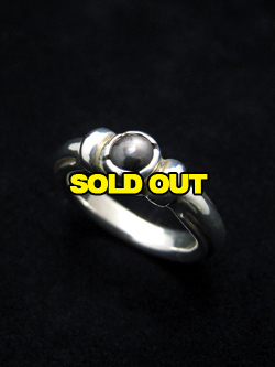 ラウンド・ストーン・リング